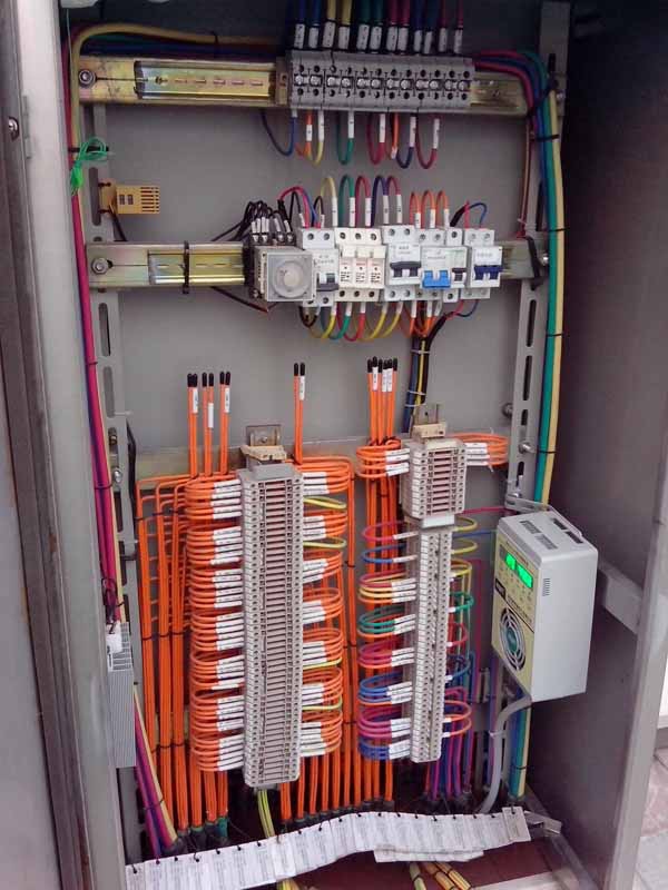 安裝配電柜、配電箱都要注意些什么事項呢?(圖2) 圖片